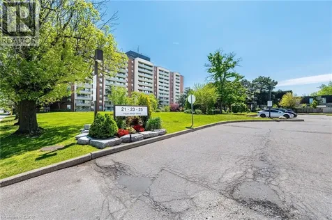 25 Four Winds Drive Toronto ON M3J 1K8