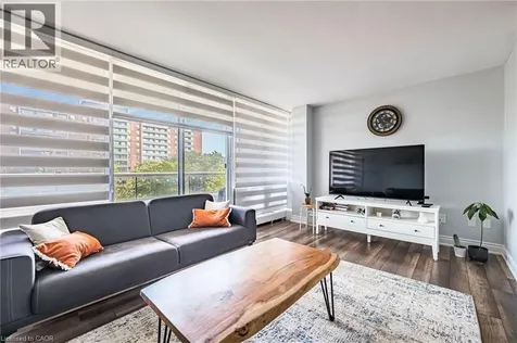25 Four Winds Drive Toronto ON M3J 1K8