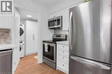185 Robinson Street Oakville ON L6J 7P6