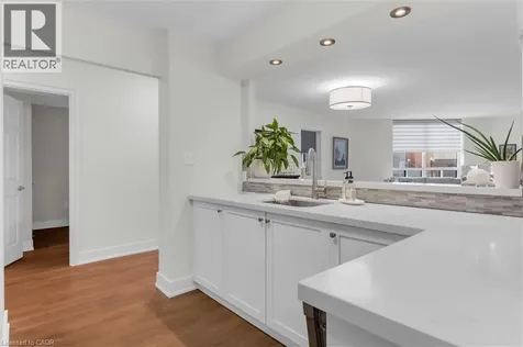 185 Robinson Street Oakville ON L6J 7P6