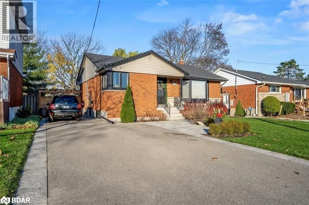 126 West 26th Street Hamilton ON L9C 4Z4