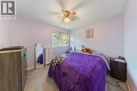 1272 Coral Way Sarnia ON N7V 3R8