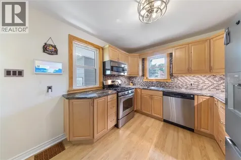 1272 Coral Way Sarnia ON N7V 3R8