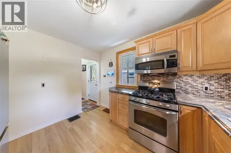 1272 Coral Way Sarnia ON N7V 3R8