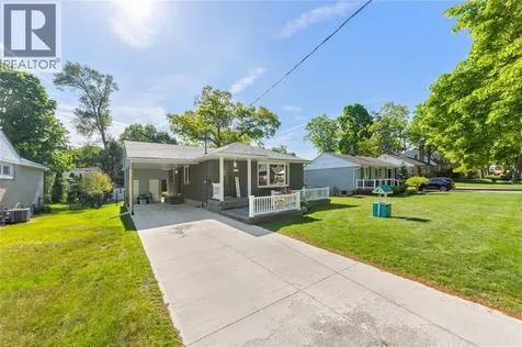 1272 Coral Way Sarnia ON N7V 3R8