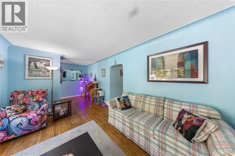 1272 Coral Way Sarnia ON N7V 3R8
