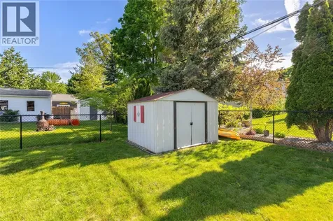 1272 Coral Way Sarnia ON N7V 3R8
