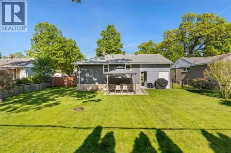 1272 Coral Way Sarnia ON N7V 3R8
