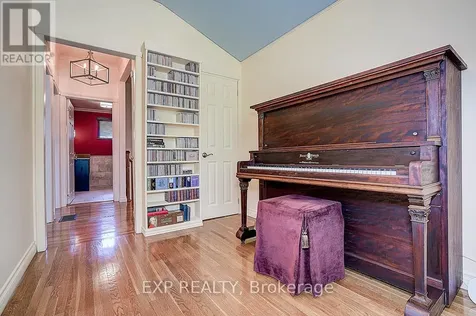 62 Kempsell Crescent Toronto (don Valley Village) ON M2J 2Z7