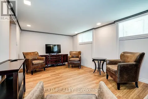 62 Kempsell Crescent Toronto (don Valley Village) ON M2J 2Z7