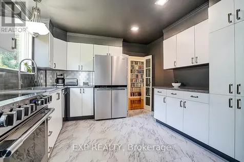 62 Kempsell Crescent Toronto (don Valley Village) ON M2J 2Z7