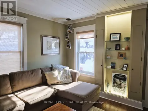 210 Charlton Avenue East Hamilton (corktown) ON L8N 1Z1