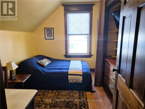210 Charlton Avenue East Hamilton (corktown) ON L8N 1Z1