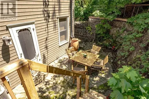 210 Charlton Avenue East Hamilton (corktown) ON L8N 1Z1