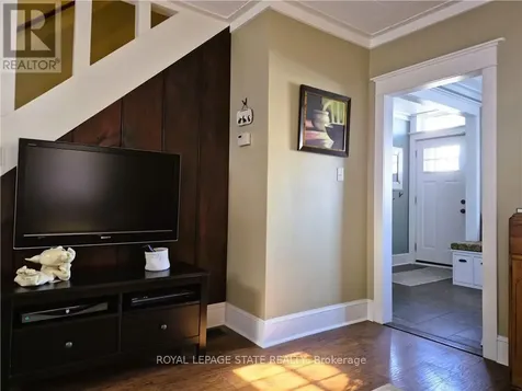 210 Charlton Avenue East Hamilton (corktown) ON L8N 1Z1