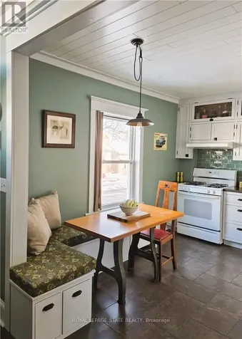 210 Charlton Avenue East Hamilton (corktown) ON L8N 1Z1