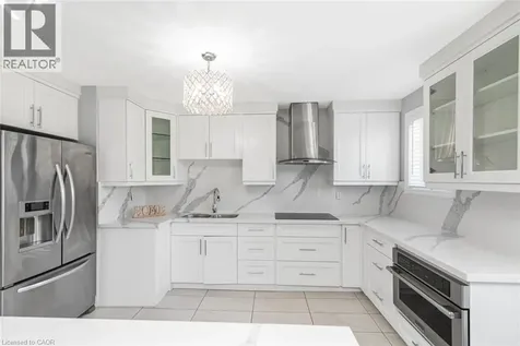 33 Alderney Avenue Hamilton ON L9A 2A6