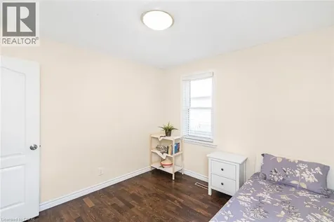 33 Alderney Avenue Hamilton ON L9A 2A6
