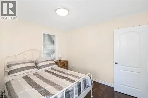 33 Alderney Avenue Hamilton ON L9A 2A6