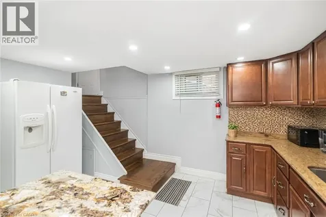 33 Alderney Avenue Hamilton ON L9A 2A6
