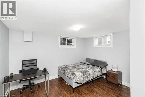 33 Alderney Avenue Hamilton ON L9A 2A6