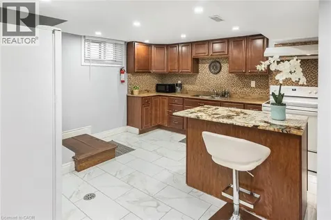 33 Alderney Avenue Hamilton ON L9A 2A6