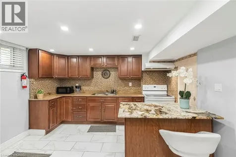 33 Alderney Avenue Hamilton ON L9A 2A6