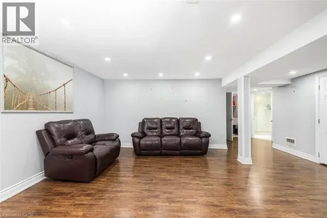 33 Alderney Avenue Hamilton ON L9A 2A6