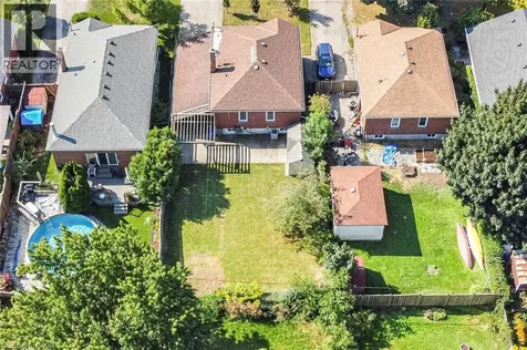 33 Alderney Avenue Hamilton ON L9A 2A6
