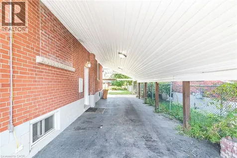 33 Alderney Avenue Hamilton ON L9A 2A6