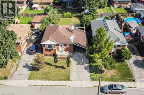 33 Alderney Avenue Hamilton ON L9A 2A6