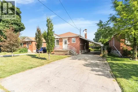 33 Alderney Avenue Hamilton ON L9A 2A6