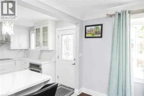33 Alderney Avenue Hamilton ON L9A 2A6