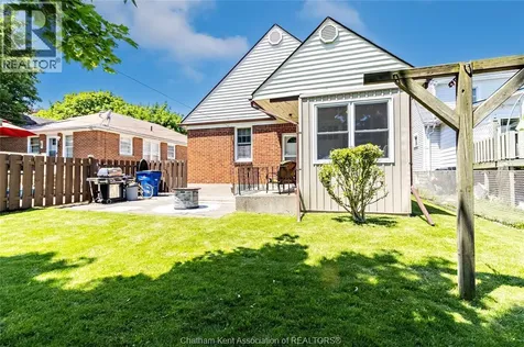 156 Emma Street Chatham ON N7L 1B3