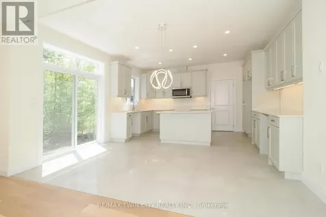 220 Jeffrey Place Kitchener ON N2C 2T7