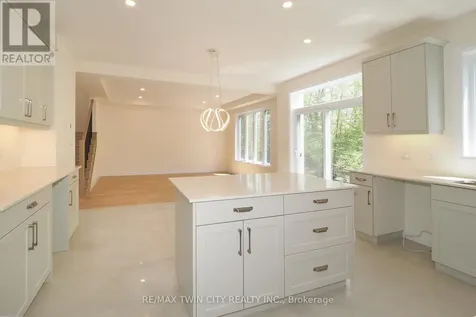 220 Jeffrey Place Kitchener ON N2C 2T7