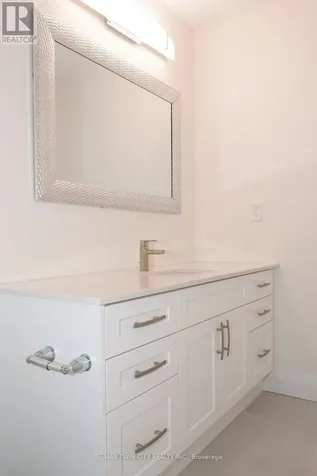 220 Jeffrey Place Kitchener ON N2C 2T7