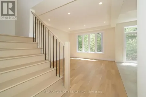 220 Jeffrey Place Kitchener ON N2C 2T7