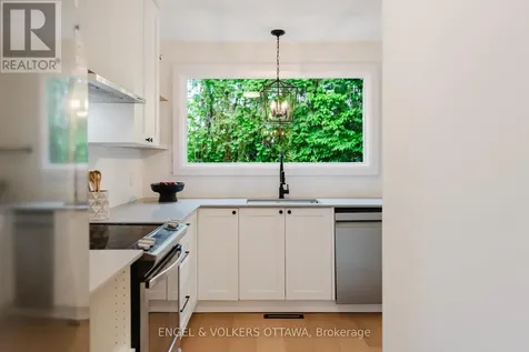825 De Salaberry Street Ottawa ON K1J 6Y5