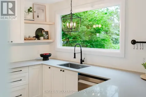 825 De Salaberry Street Ottawa ON K1J 6Y5