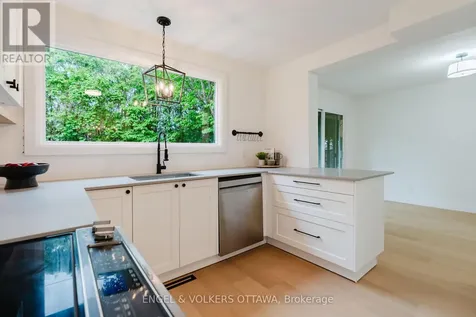 825 De Salaberry Street Ottawa ON K1J 6Y5