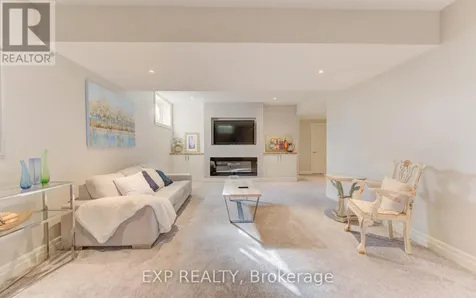 52 Edgehill Drive Kitchener ON N2P 2C6