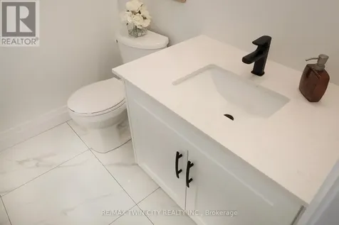 217 Jeffrey Place Kitchener ON N2C 2T7
