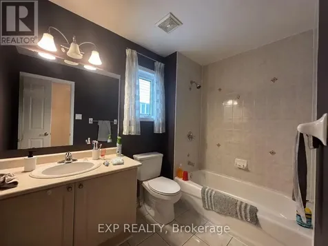 256 Scout Street Ottawa ON K2C 4E6