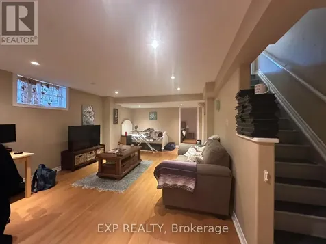 256 Scout Street Ottawa ON K2C 4E6