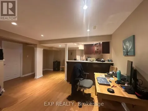 256 Scout Street Ottawa ON K2C 4E6