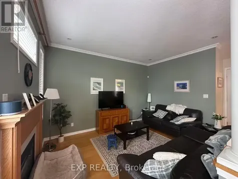 256 Scout Street Ottawa ON K2C 4E6