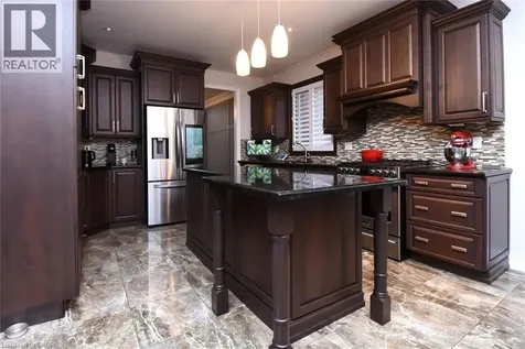 708 Winston Road Grimsby ON L3M 4E8