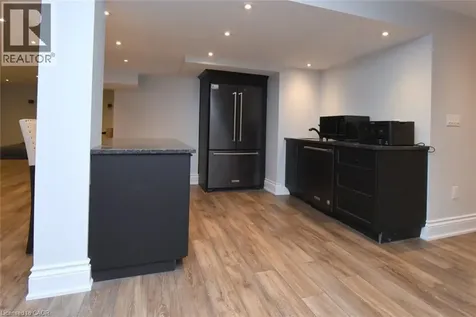 708 Winston Road Grimsby ON L3M 4E8
