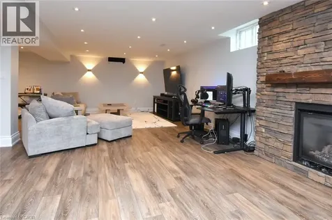 708 Winston Road Grimsby ON L3M 4E8